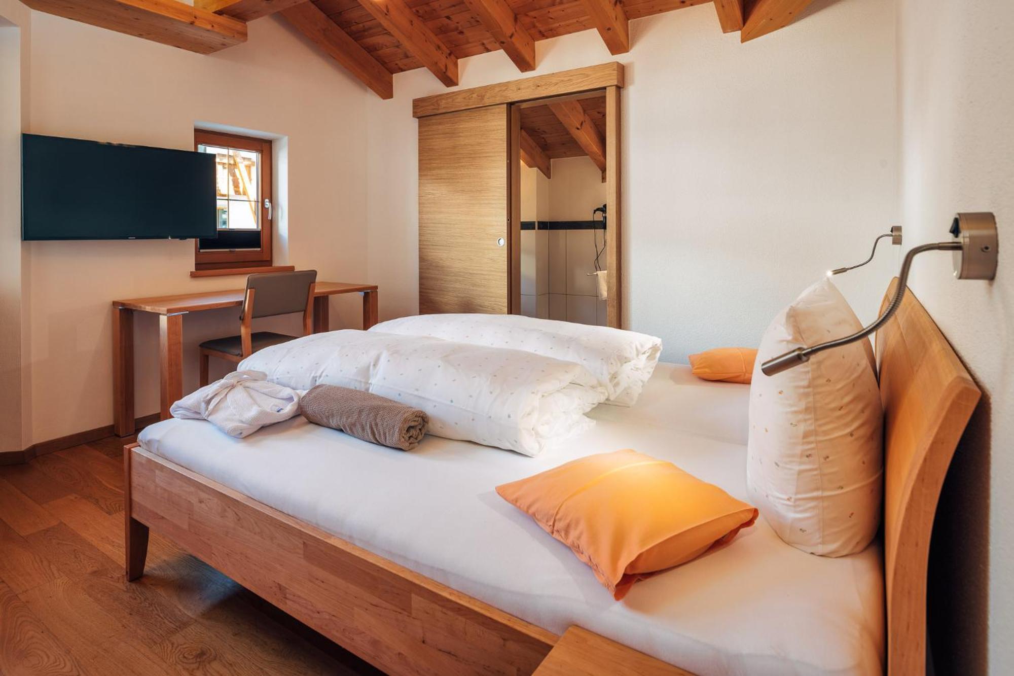 Naturhotel Feriengut Darrehof Serfaus Zimmer foto