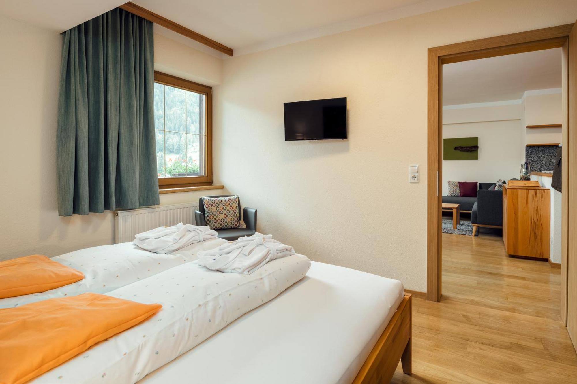 Naturhotel Feriengut Darrehof Serfaus Zimmer foto