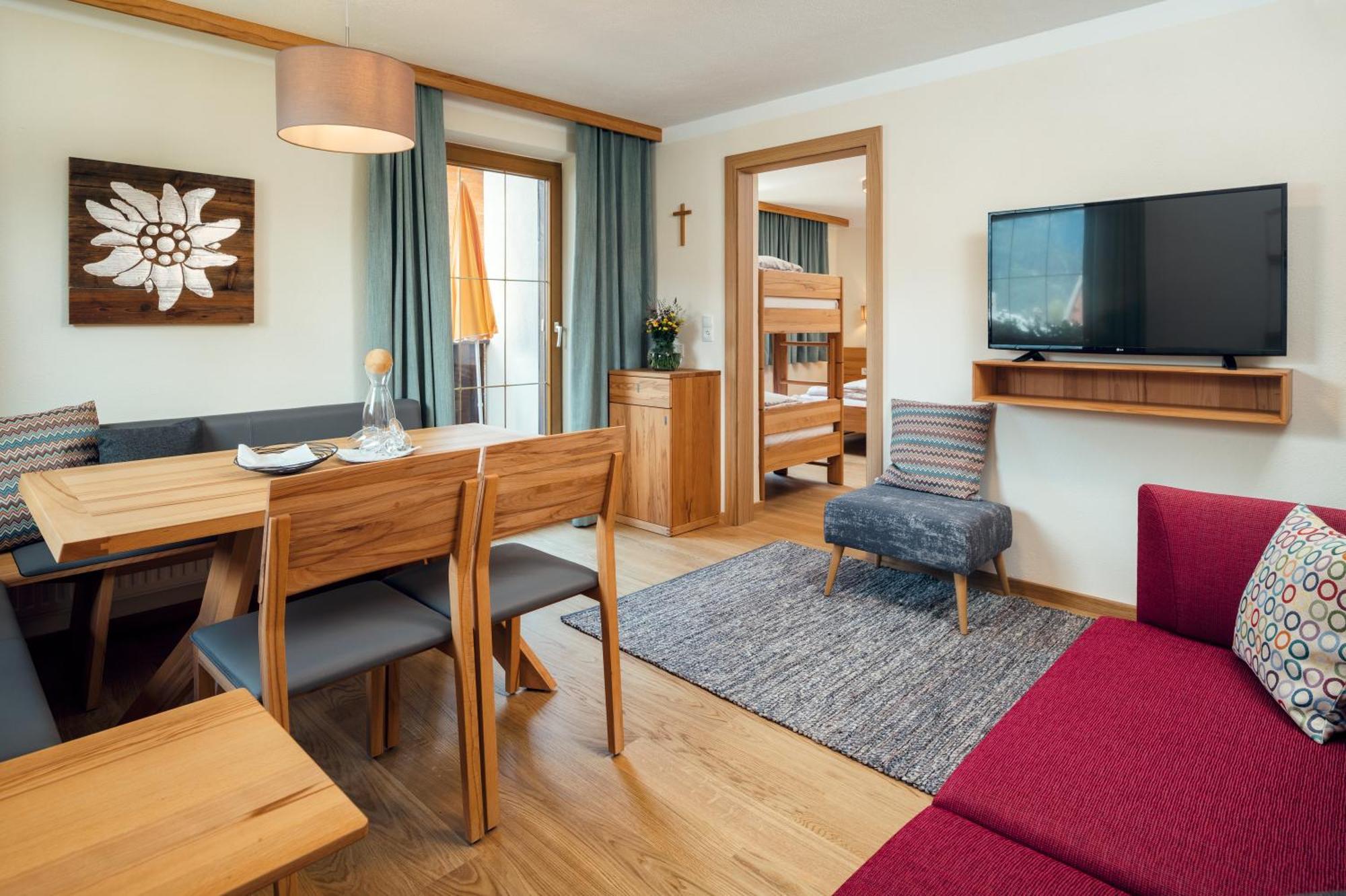 Naturhotel Feriengut Darrehof Serfaus Zimmer foto