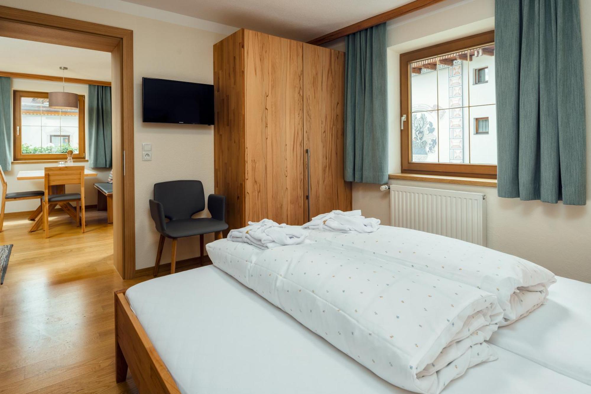 Naturhotel Feriengut Darrehof Serfaus Zimmer foto