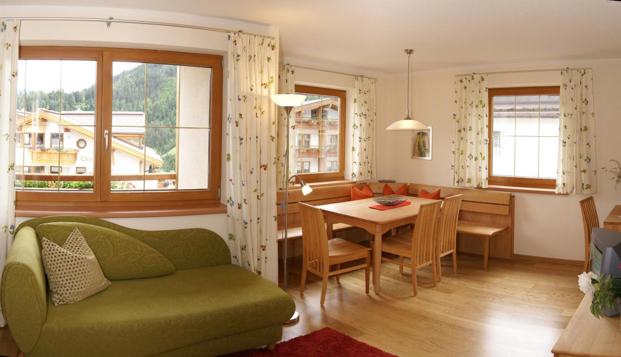 Naturhotel Feriengut Darrehof Serfaus Zimmer foto