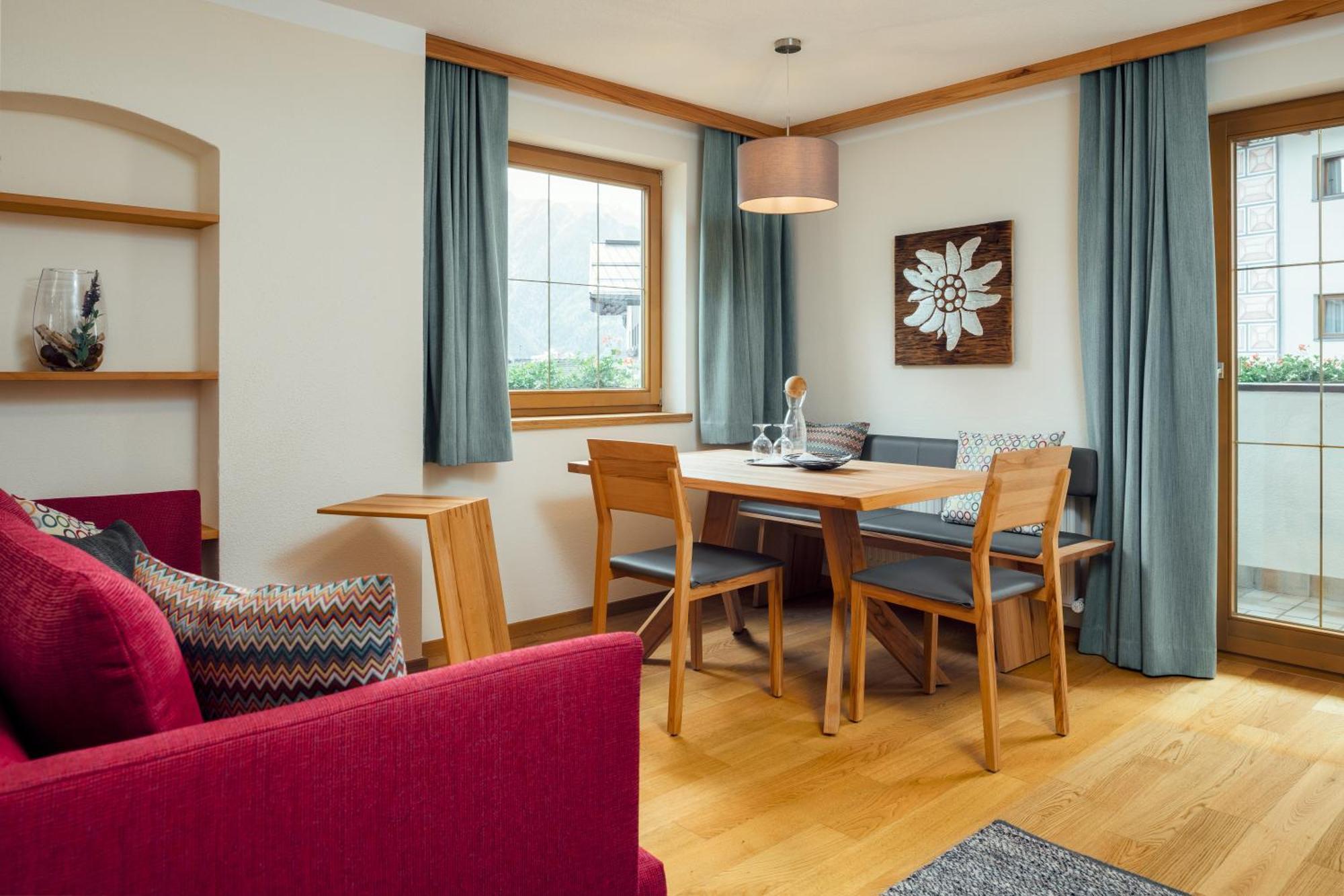 Naturhotel Feriengut Darrehof Serfaus Zimmer foto