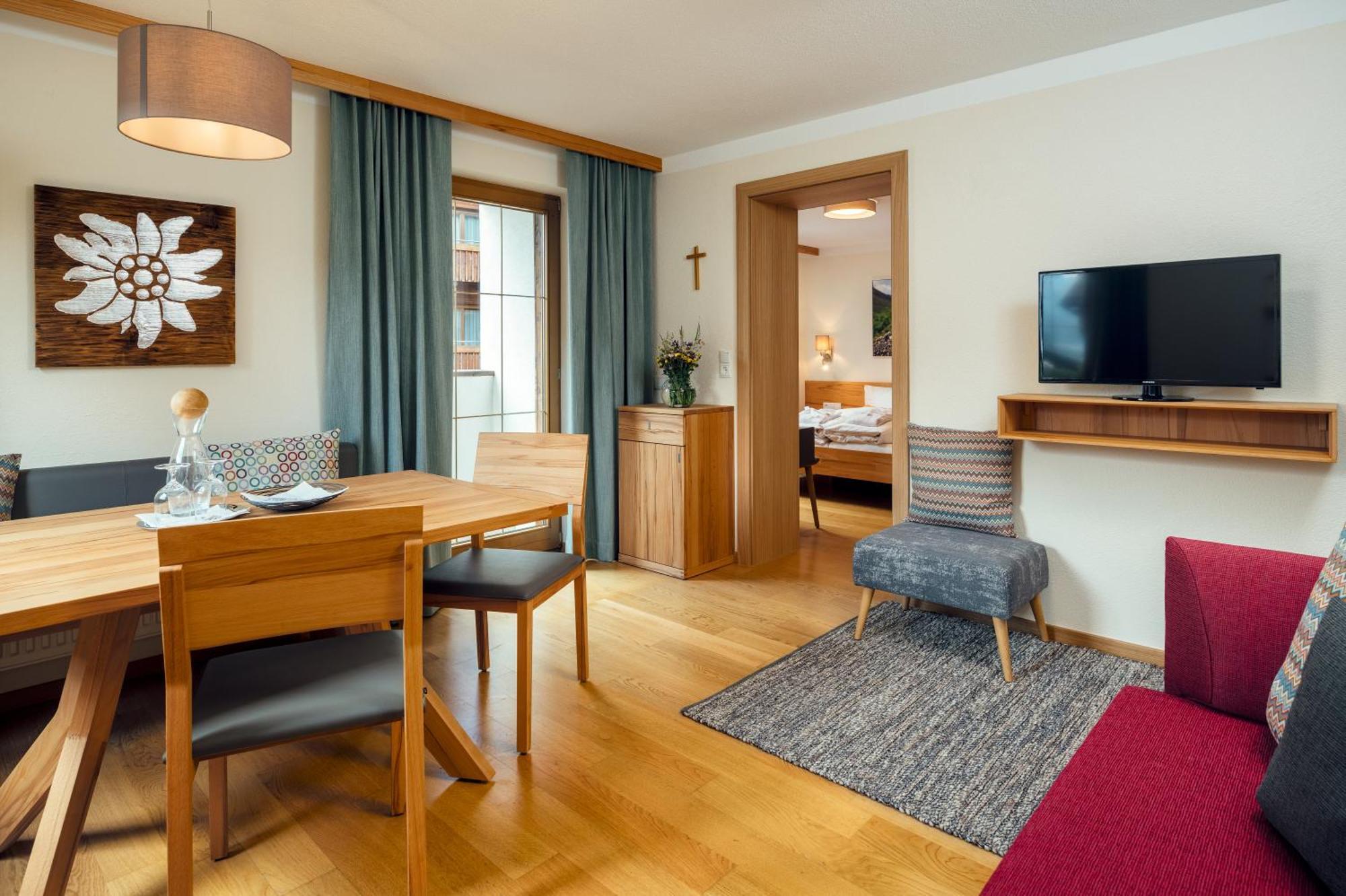 Naturhotel Feriengut Darrehof Serfaus Zimmer foto